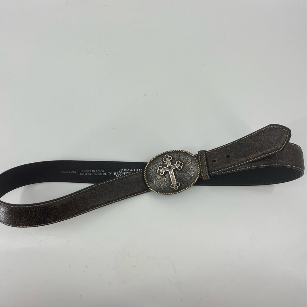 Nocona Luxury Leather‎ Belt with silver Cross buckle/ brushed gold.